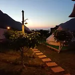 Granny's Farm * São Vicente