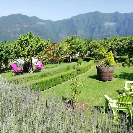 Granny's Farm * São Vicente